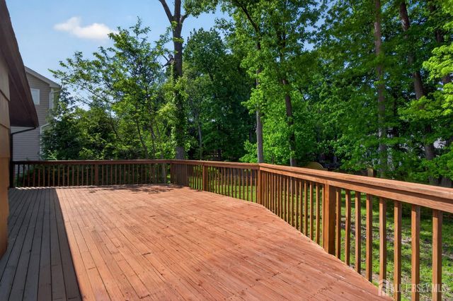 212 Oxford Road, Edison, NJ 08820