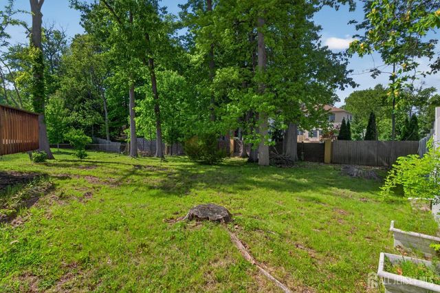 212 Oxford Road, Edison, NJ 08820