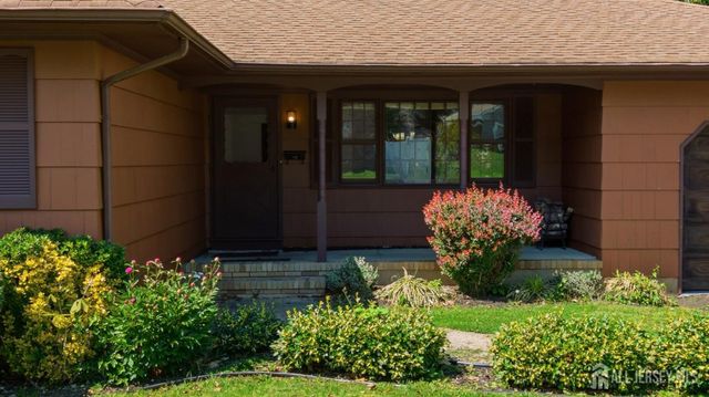 212 Oxford Road, Edison, NJ 08820