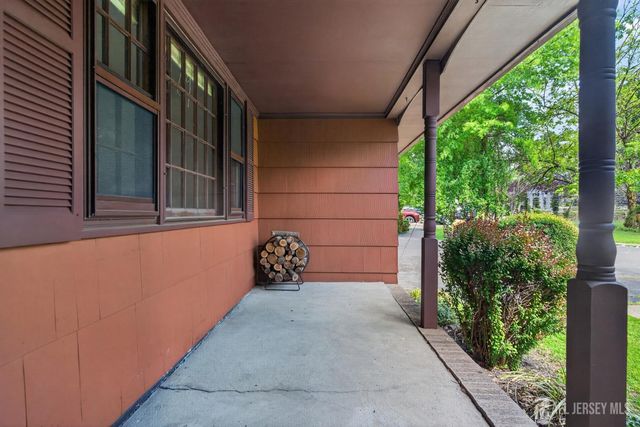 212 Oxford Road, Edison, NJ 08820