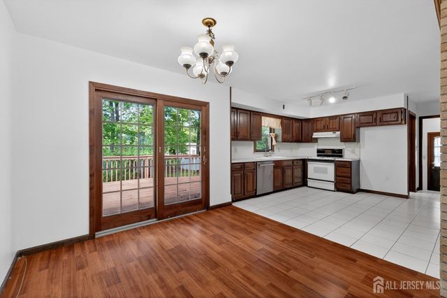 212 Oxford Road, Edison, NJ 08820