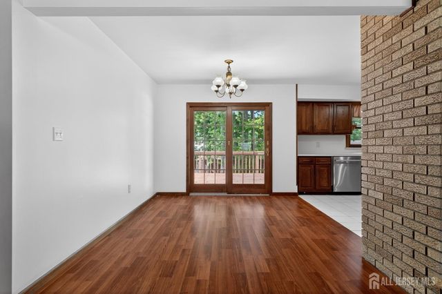 212 Oxford Road, Edison, NJ 08820