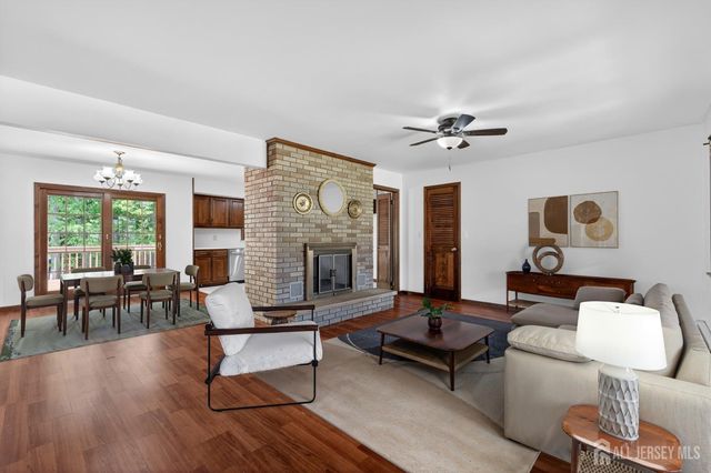 212 Oxford Road, Edison, NJ 08820