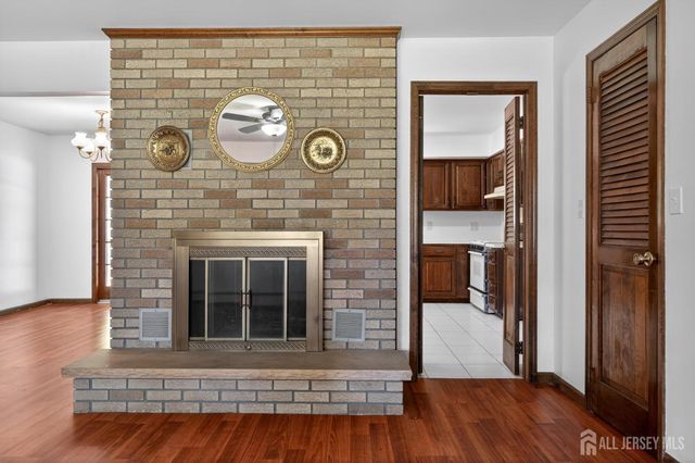 212 Oxford Road, Edison, NJ 08820