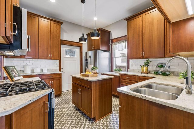 2614 Pleasant Avenue, Minneapolis, MN 55408