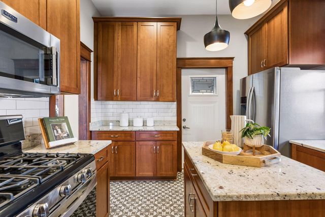 2614 Pleasant Avenue, Minneapolis, MN 55408