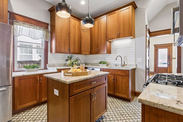 2614 Pleasant Avenue, Minneapolis, MN 55408