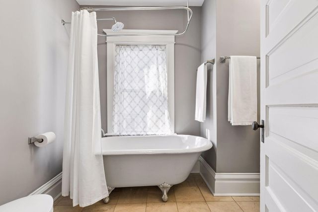 2614 Pleasant Avenue, Minneapolis, MN 55408