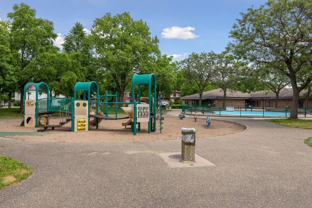 2614 Pleasant Avenue, Minneapolis, MN 55408