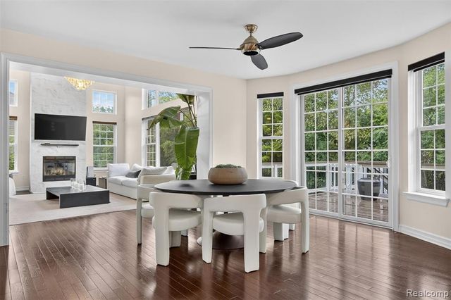 1465 Whispering Maples, Ann Arbor, MI 48108