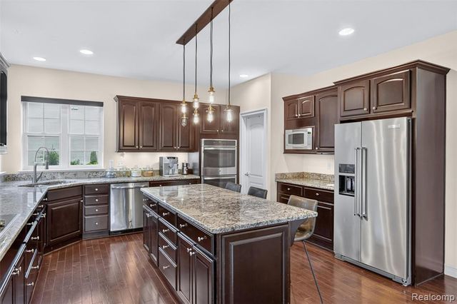 1465 Whispering Maples, Ann Arbor, MI 48108