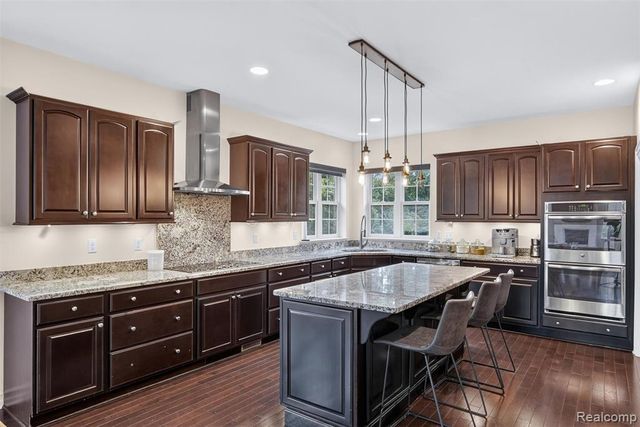1465 Whispering Maples, Ann Arbor, MI 48108