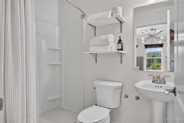 1465 Whispering Maples, Ann Arbor, MI 48108