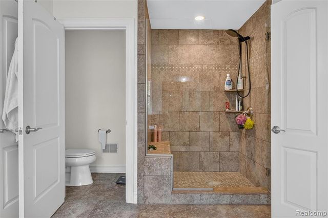 1465 Whispering Maples, Ann Arbor, MI 48108