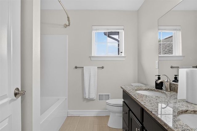 1465 Whispering Maples, Ann Arbor, MI 48108