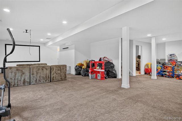 1465 Whispering Maples, Ann Arbor, MI 48108