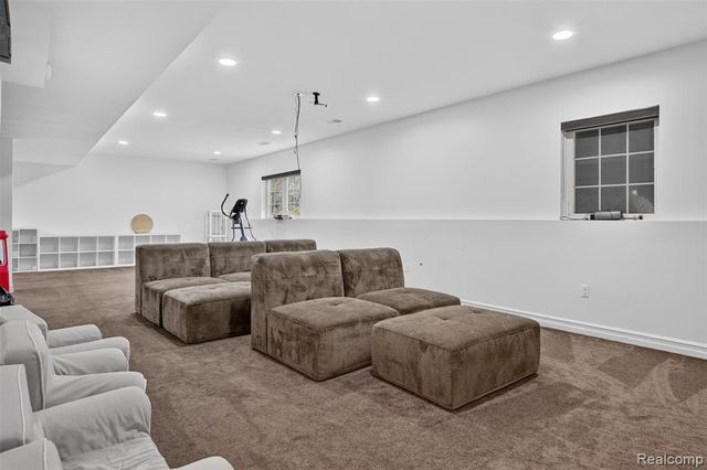 1465 Whispering Maples, Ann Arbor, MI 48108