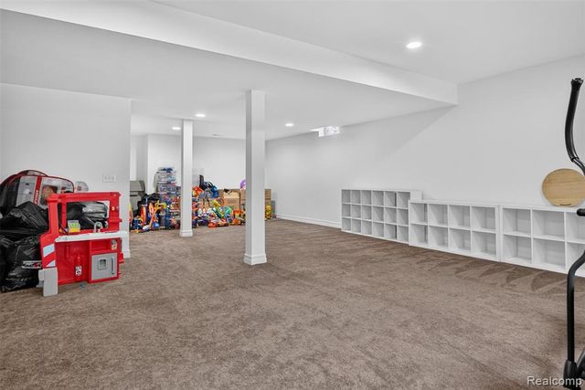 1465 Whispering Maples, Ann Arbor, MI 48108