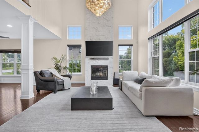 1465 Whispering Maples, Ann Arbor, MI 48108