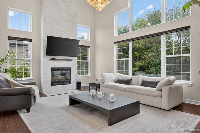1465 Whispering Maples, Ann Arbor, MI 48108