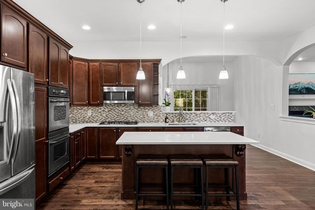 105 HICKORY CT, Mullica Hill, NJ 08062