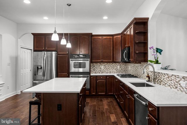 105 HICKORY CT, Mullica Hill, NJ 08062