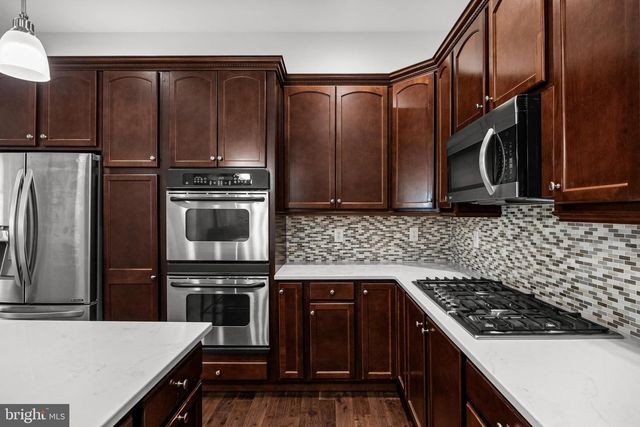 105 HICKORY CT, Mullica Hill, NJ 08062