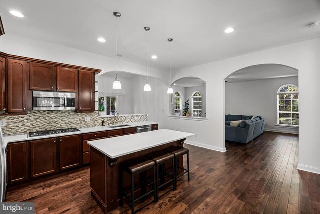 105 HICKORY CT, Mullica Hill, NJ 08062