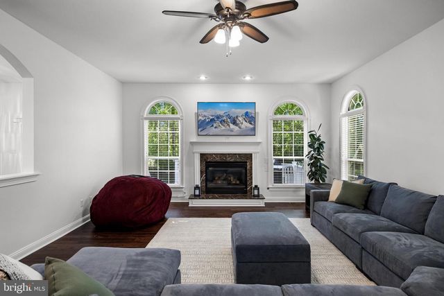 105 HICKORY CT, Mullica Hill, NJ 08062