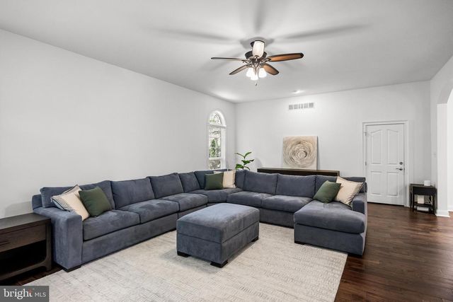105 HICKORY CT, Mullica Hill, NJ 08062