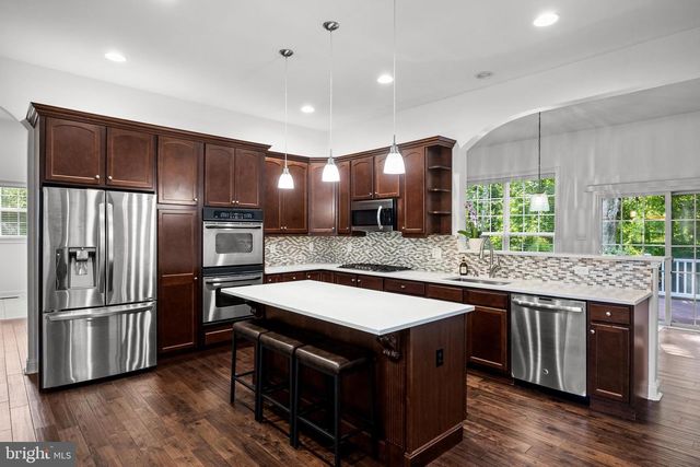 105 HICKORY CT, Mullica Hill, NJ 08062