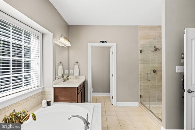 105 HICKORY CT, Mullica Hill, NJ 08062