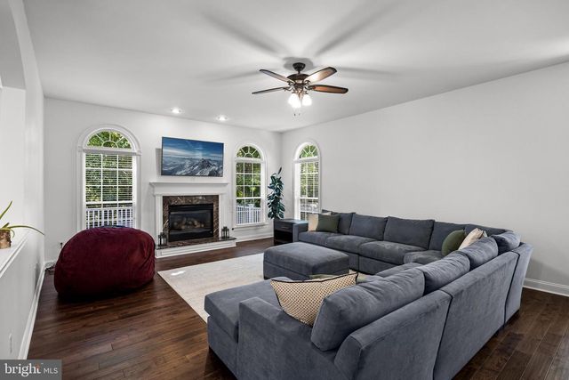 105 HICKORY CT, Mullica Hill, NJ 08062