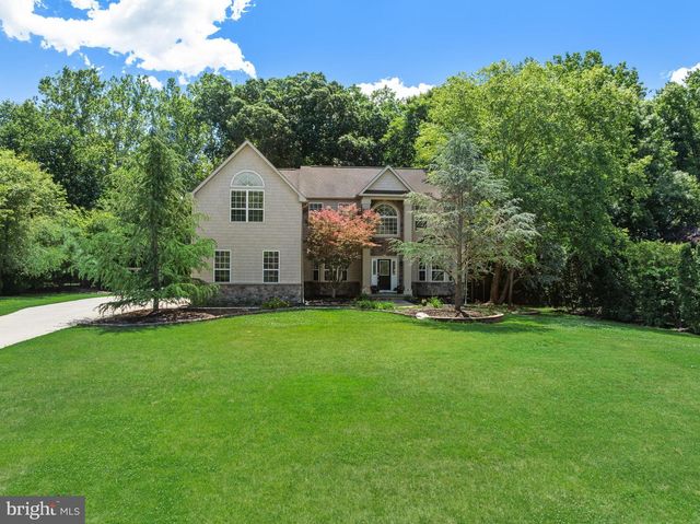 105 HICKORY CT, Mullica Hill, NJ 08062