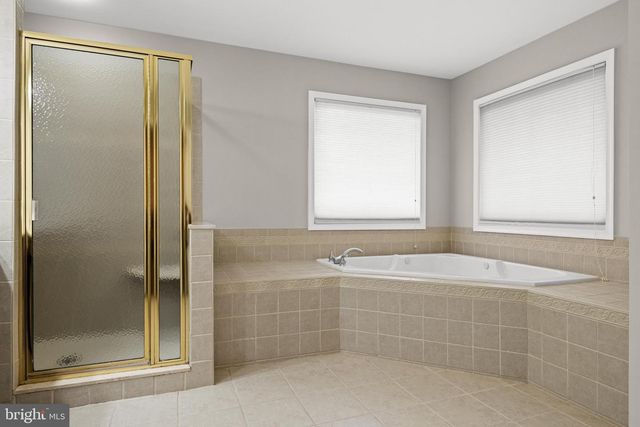 108 PREAKNESS DR, Mullica Hill, NJ 08062