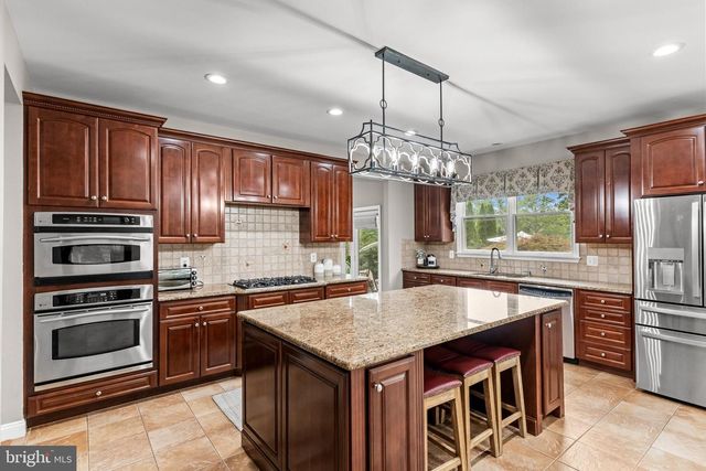108 PREAKNESS DR, Mullica Hill, NJ 08062