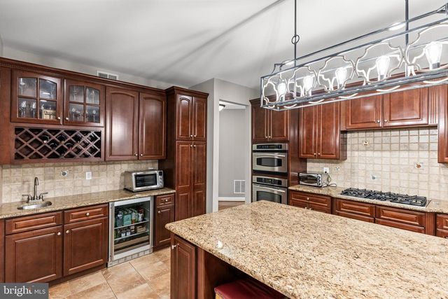 108 PREAKNESS DR, Mullica Hill, NJ 08062