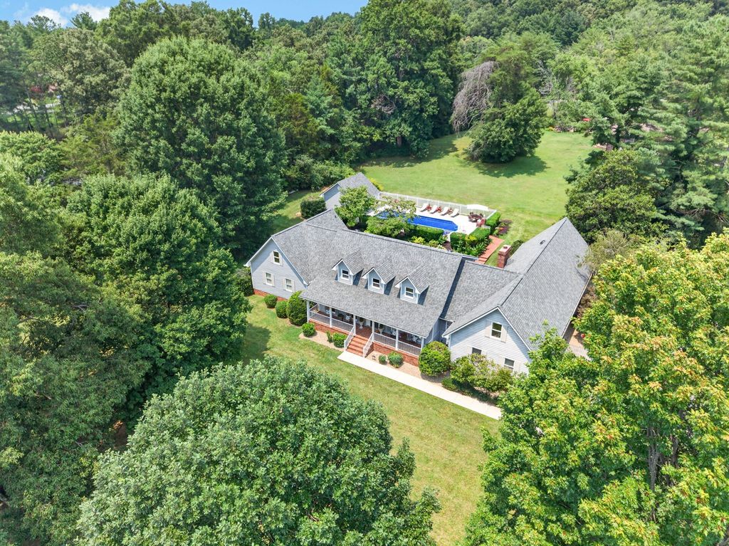 1401 Denny Rd, Cookeville, TN 38506