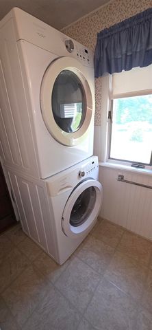 17 Mobile Coach Lane, Mont Vernon, NH 03057