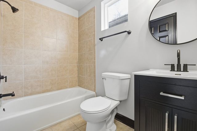 5416 W Thomas Street, Chicago, IL 60651