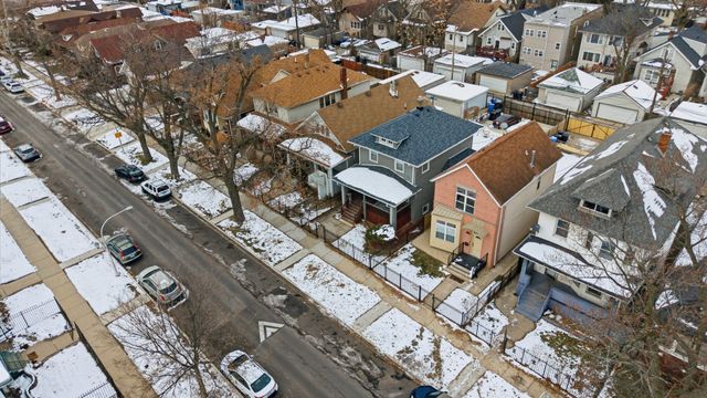 5416 W Thomas Street, Chicago, IL 60651