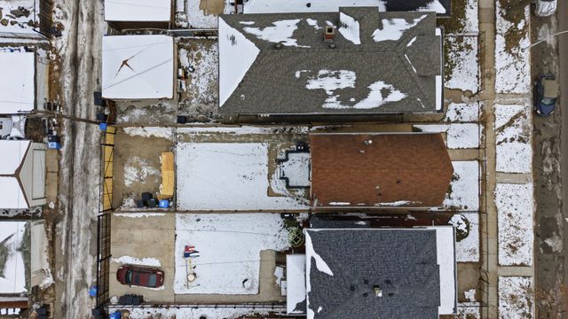 5416 W Thomas Street, Chicago, IL 60651