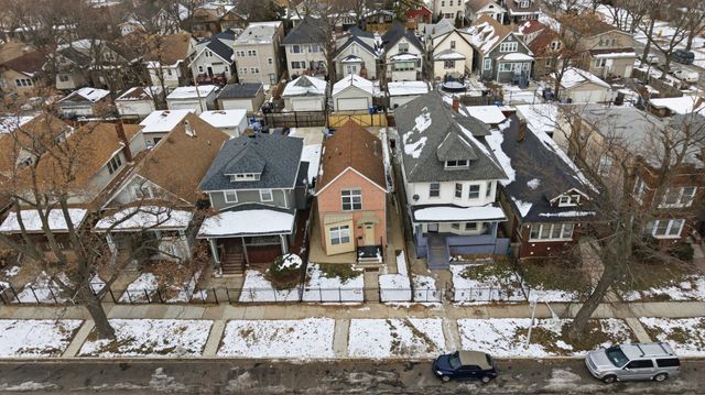 5416 W Thomas Street, Chicago, IL 60651