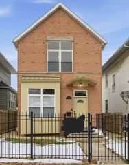 5416 W Thomas Street, Chicago, IL 60651