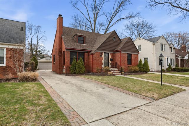 10814 Elgin Avenue, Huntington Woods, MI 48070
