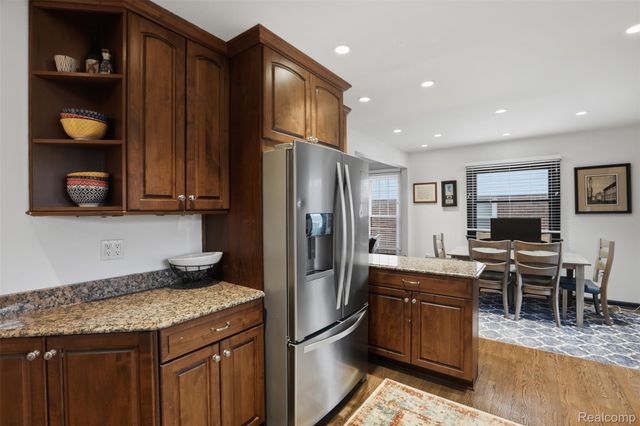 10814 Elgin Avenue, Huntington Woods, MI 48070