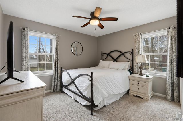 10814 Elgin Avenue, Huntington Woods, MI 48070