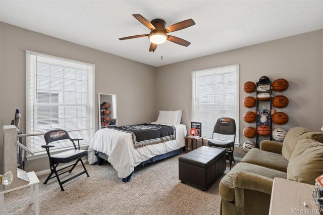 10814 Elgin Avenue, Huntington Woods, MI 48070