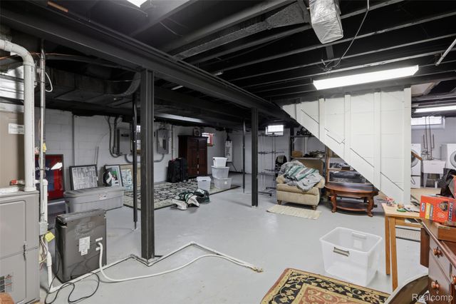 10814 Elgin Avenue, Huntington Woods, MI 48070