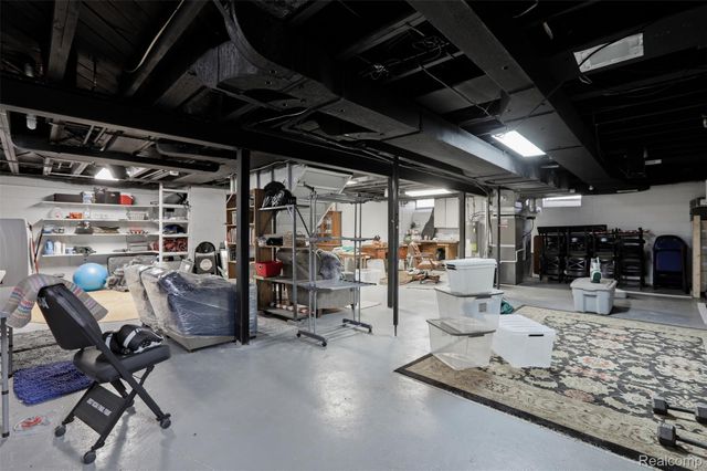 10814 Elgin Avenue, Huntington Woods, MI 48070